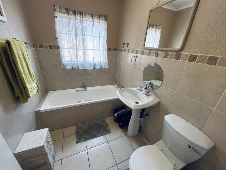 3 Bedroom Property for Sale in Protea Park North West